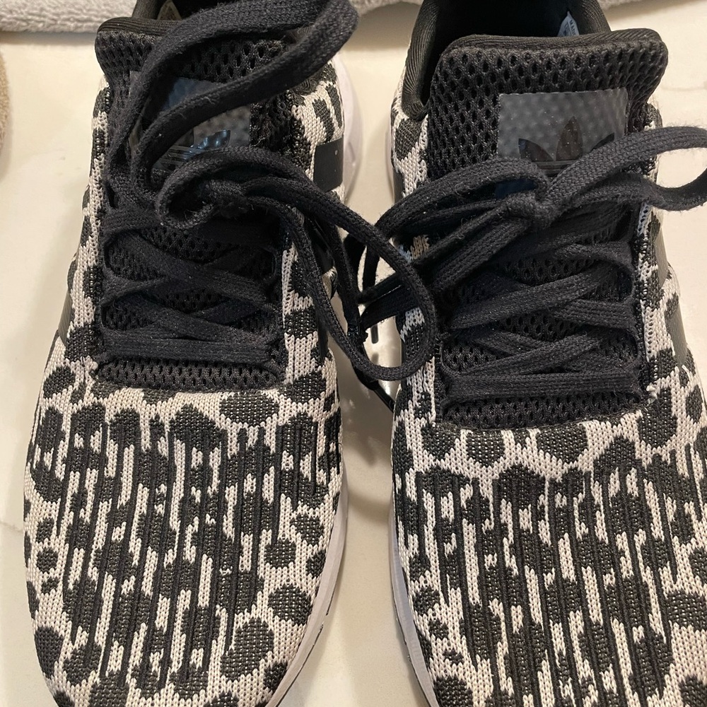 Adidas Swift Run Size 8 Barely Wore 3 Times Great… - image 5